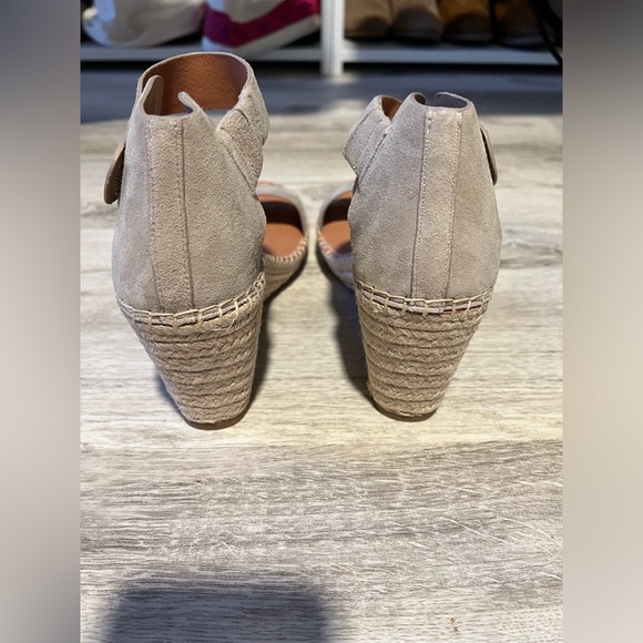 Gentle Souls Wedges - Picture 6 of 8
